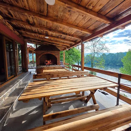 Gaga Vikendica Дом отдыха Lukovo (Bajina Basta)