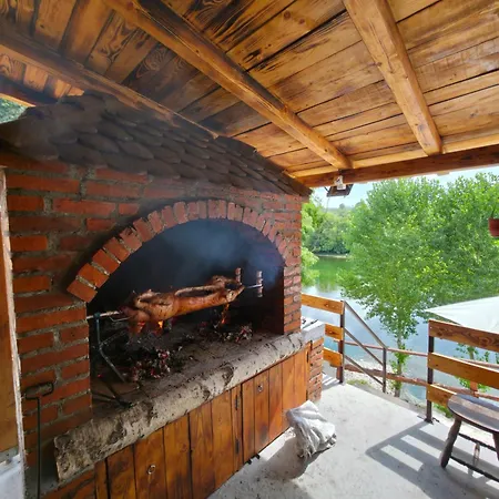 Дом отдыха Gaga Vikendica Lukovo (Bajina Basta)