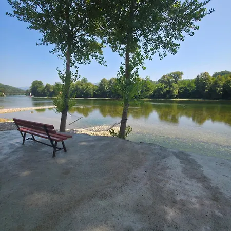 Gaga Vikendica 펜션 *